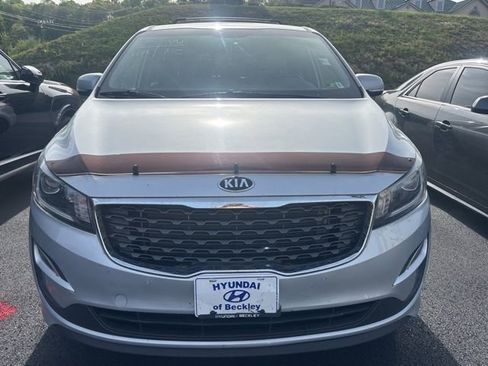 Used 2019 Kia Sedona EX FWD image 1