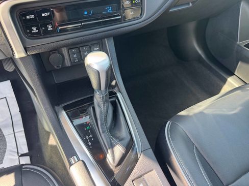 Used 2019 Toyota Corolla XLE FWD image 15