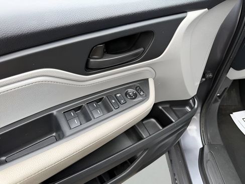 Used 2018 Honda Odyssey EX image 12
