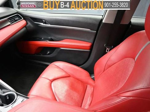 Used 2019 Toyota Camry XSE FWD image 11
