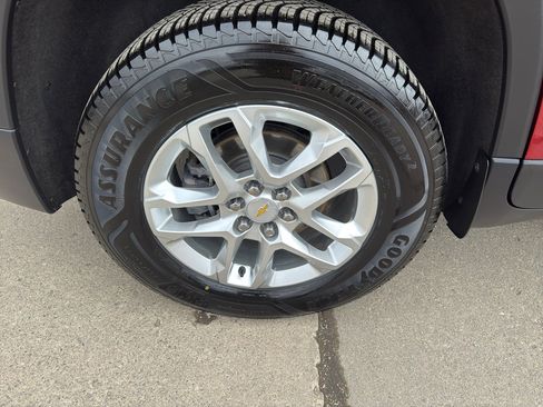 Used 2019 Chevrolet Traverse LT image 9