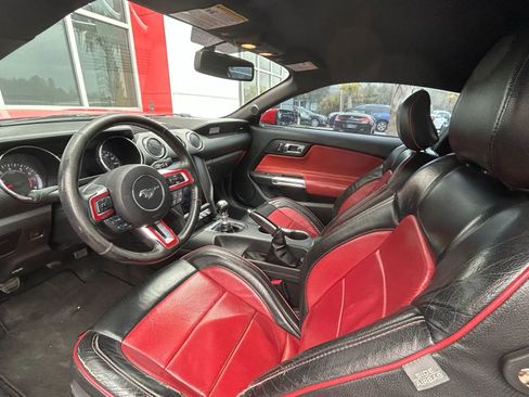 Used 2017 Ford Mustang Coupe image 10