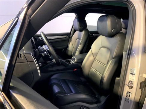 Certified 2023 Porsche Cayenne Platinum Edition AWD/4WD image 5
