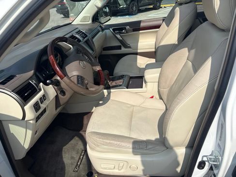 Used 2016 Lexus GX 460 w/ Premium Package AWD/4WD image 16