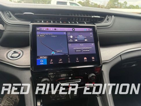 Used 2025 Jeep Grand Cherokee L Limited w/ MOPAR Finishing Package image 21