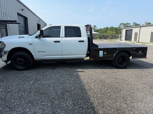 Used 2020 RAM 3500 Tradesman w/ Chrome Appearance Group AWD/4WD image 13