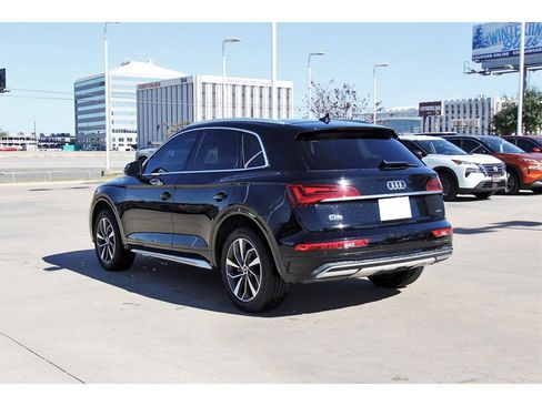 Used 2021 Audi Q5 2.0T Premium w/ Convenience Package image 4