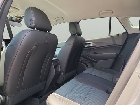 New 2026 Chevrolet Trax LT w/ Midnight Edition FWD image 10