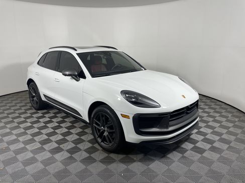 Certified 2023 Porsche Macan Turbo AWD/4WD image 9