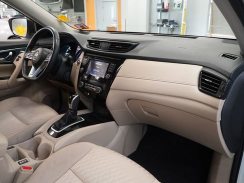Used 2019 Nissan Rogue SV AWD/4WD image 35