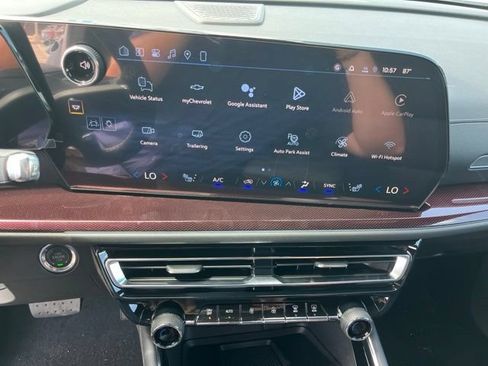 New 2026 Chevrolet Traverse Z71 w/ Enhanced Driving Package AWD/4WD image 29