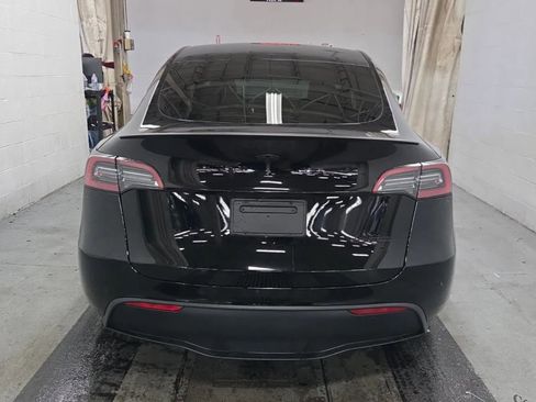 Used 2023 Tesla Model Y Performance image 5