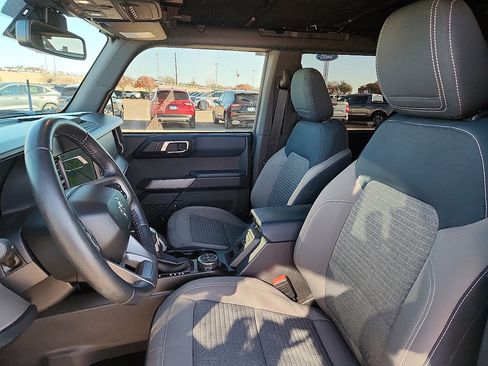 Used 2022 Ford Bronco Outer Banks image 7