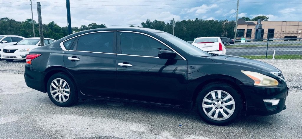 Used 2014 Nissan Altima 2.5 S w/ Display Audio Package FWD image 8
