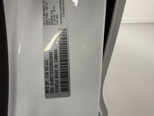 Used 2025 Chrysler Pacifica Limited FWD image 21