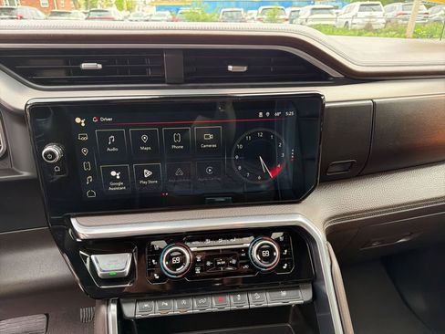 Used 2023 GMC Sierra 1500 Denali w/ Technology Package AWD/4WD image 22