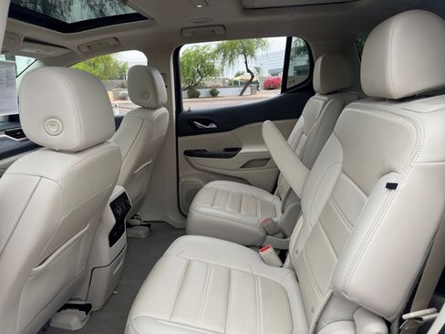 Used 2021 GMC Acadia Denali w/ Denali Ultimate Package AWD/4WD image 17