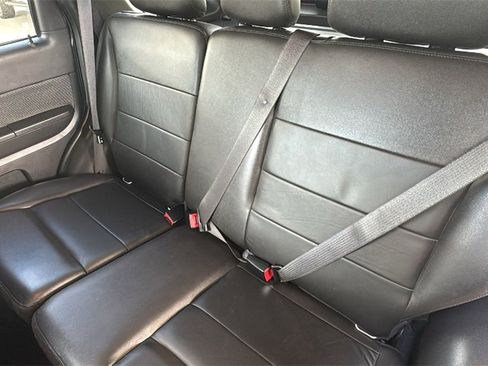 Used 2010 Ford Escape Limited image 22