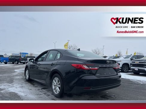 Used 2025 Toyota Camry LE FWD image 6