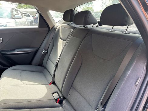 Used 2025 Kia K4 FWD image 38