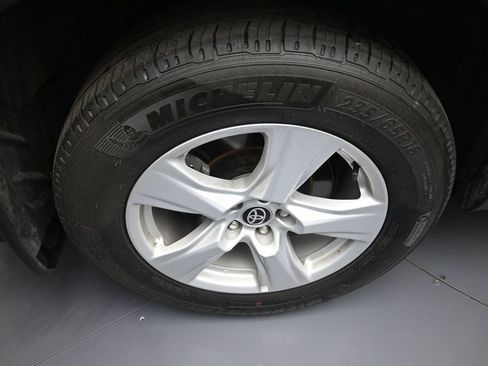 Certified 2025 Toyota Highlander LE AWD/4WD image 12