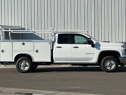Used 2024 Chevrolet Silverado 2500 W/T w/ WT Convenience Package AWD/4WD image 3
