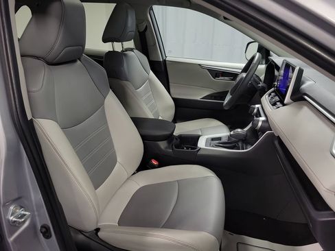 Used 2024 Toyota RAV4 XLE Premium image 26
