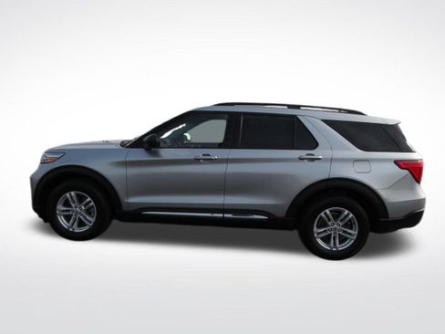 Certified 2022 Ford Explorer XLT w/ Equipment Group 202A AWD/4WD image 13