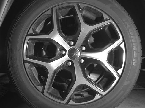 Used 2025 Jeep Compass Limited image 14