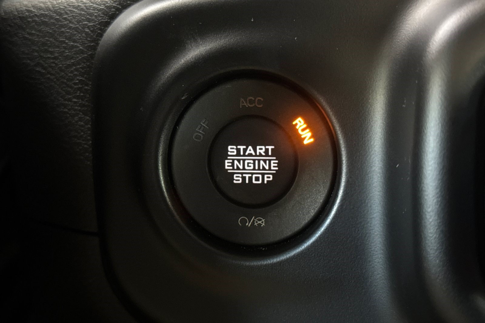Used 2023 Jeep Wrangler Unlimited Sahara AWD/4WD image 17