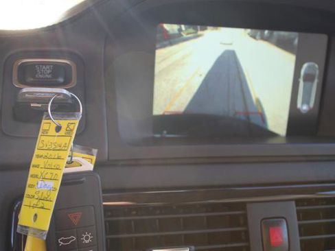 Used 2016 Volvo XC70 T5 Premier w/ Proximity Package image 21