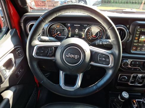 Used 2022 Jeep Wrangler Unlimited Sahara AWD/4WD image 20