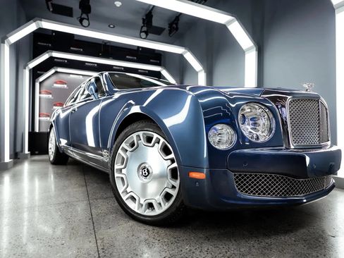 Used 2011 Bentley Mulsanne RWD image 3