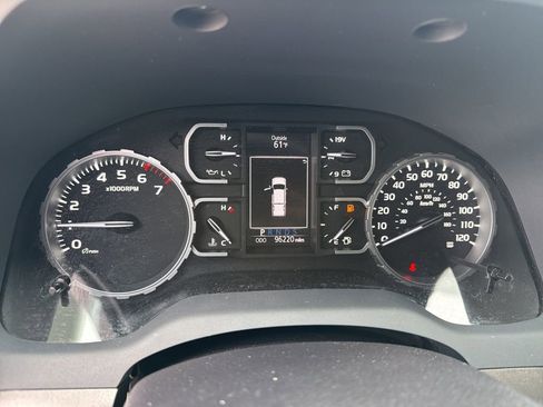 Used 2019 Toyota Tundra SR5 w/ SR5 Upgrade Package image 14