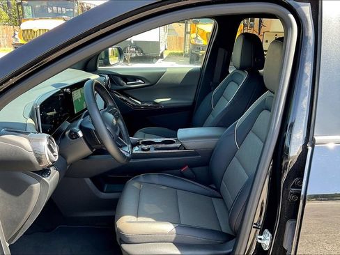 Used 2026 Chevrolet Equinox LT w/ Convenience Package II AWD/4WD image 23