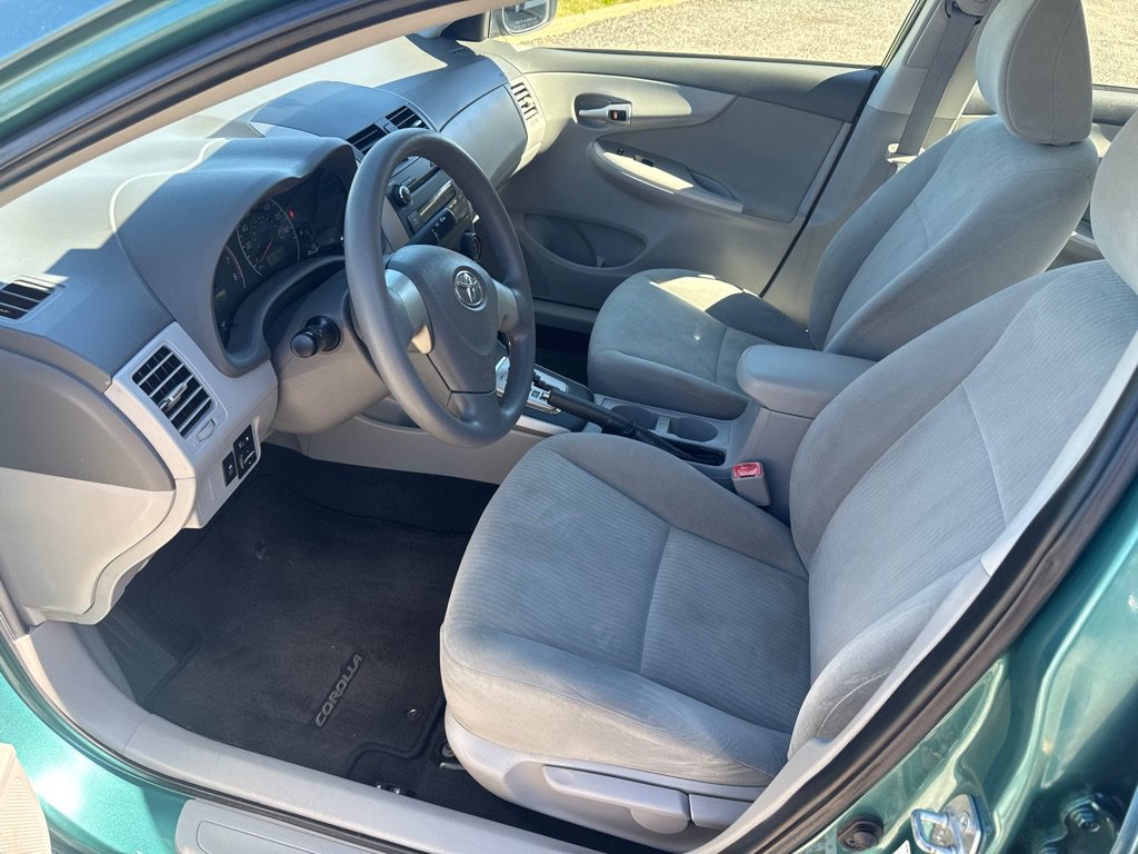 Used 2010 Toyota Corolla LE w/ All Weather Guard Pkg FWD image 28