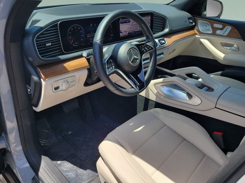Certified 2025 Mercedes-Benz GLS 450 4MATIC image 20