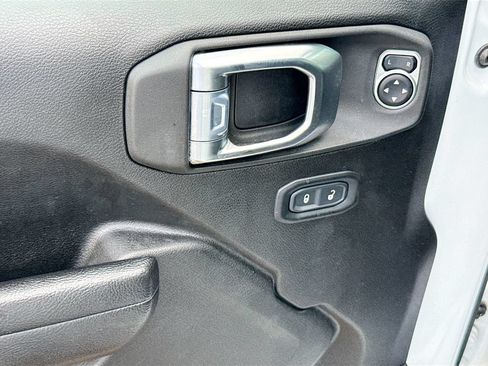 Used 2023 Jeep Wrangler Unlimited Rubicon 4xe w/ Cold Weather Group AWD/4WD image 19