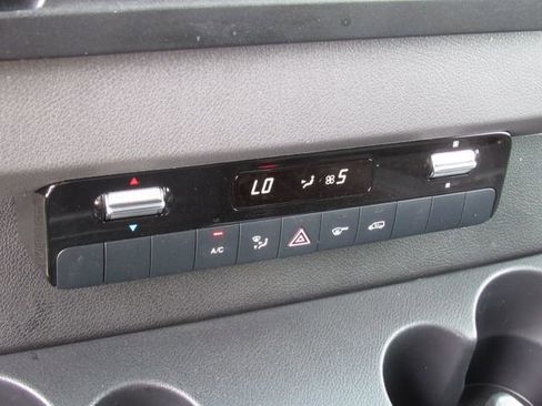 Used 2025 Mercedes-Benz Sprinter 2500 image 29