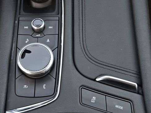 Used 2024 Cadillac XT6 Premium Luxury FWD image 17