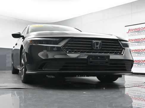 Used 2023 Honda Accord EX image 33