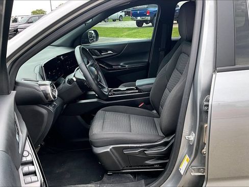 Used 2025 Chevrolet Equinox LT FWD image 24