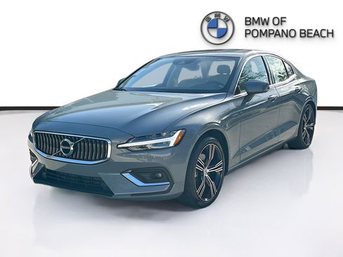 Used 2022 Volvo S60 B5 Inscription image 3