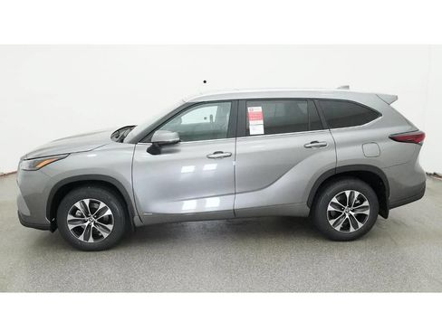 New 2026 Toyota Highlander XLE AWD/4WD image 3