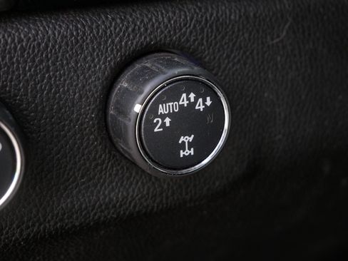 Used 2018 Chevrolet Colorado Z71 AWD/4WD image 25