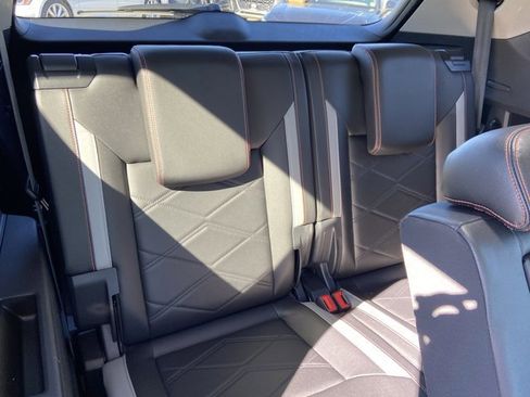 Used 2025 Volkswagen Atlas Peak Edition SE image 28