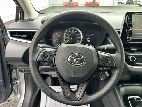 Used 2021 Toyota Corolla LE image 15