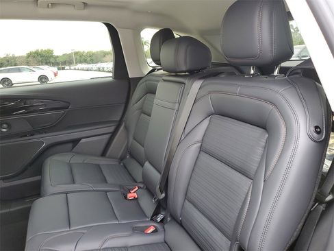 New 2026 Lincoln Nautilus Reserve image 11