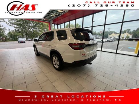Used 2023 Honda Pilot LX image 3