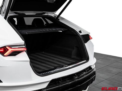 Used 2024 Lamborghini Urus Performante AWD/4WD image 24